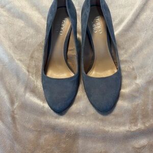Franco Sarto Women's Dark Gray Suede Heels